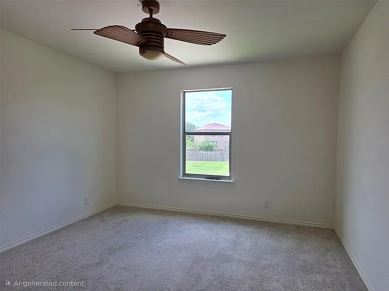 160 Mistletoe Ln — Photo 16