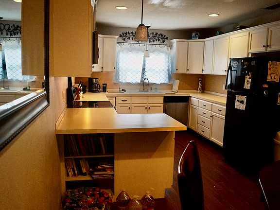 4th image of 1405 W 23rd St