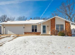 157 Thornway Dr, Saint Peters, MO 63376