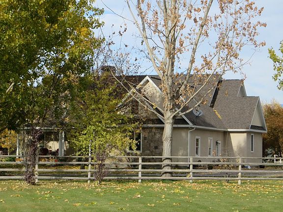 2nd image of 1800 Monta Vista Ct