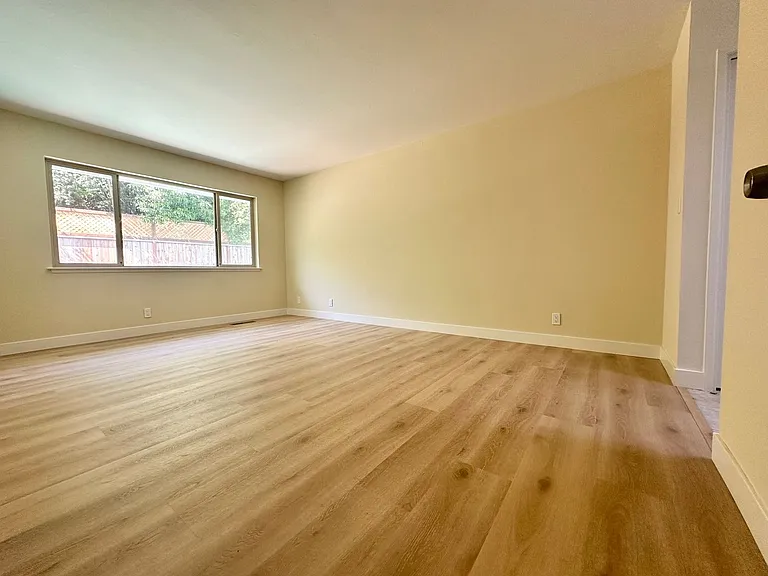 2214 Vineyard Ct — Photo 9