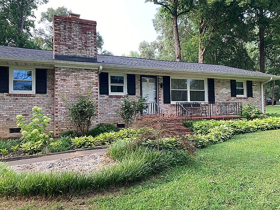 3rd image of 307 Heathwood Dr