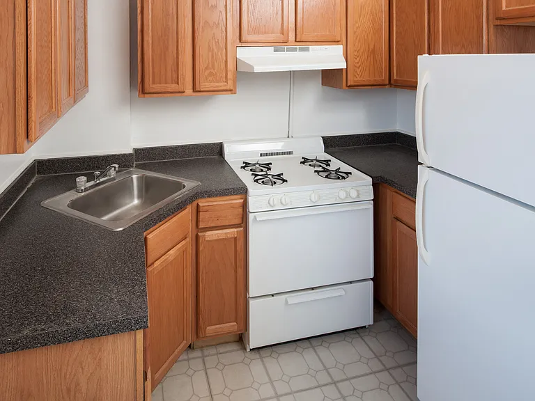 The Sedgewick Apartments — Photo 20