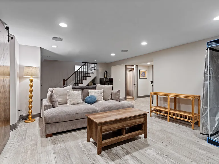 3234 N Newcastle Ave — Photo 33