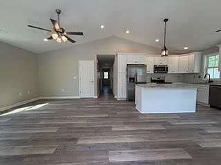 4th image of 804 Harrison Ave