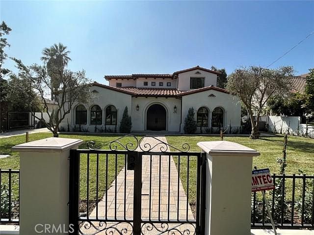 1st image of 476 W Palm Dr