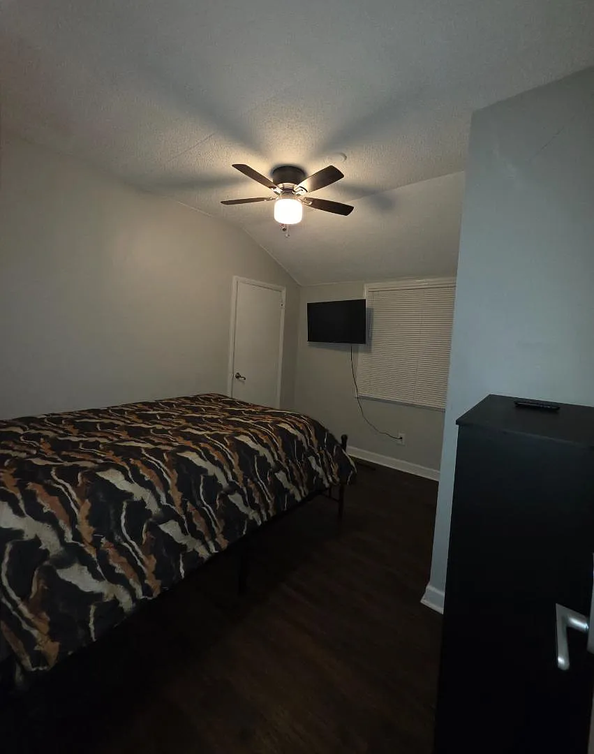 3009 Amay James Ave - Room C (Charlotte NC) — Photo 3