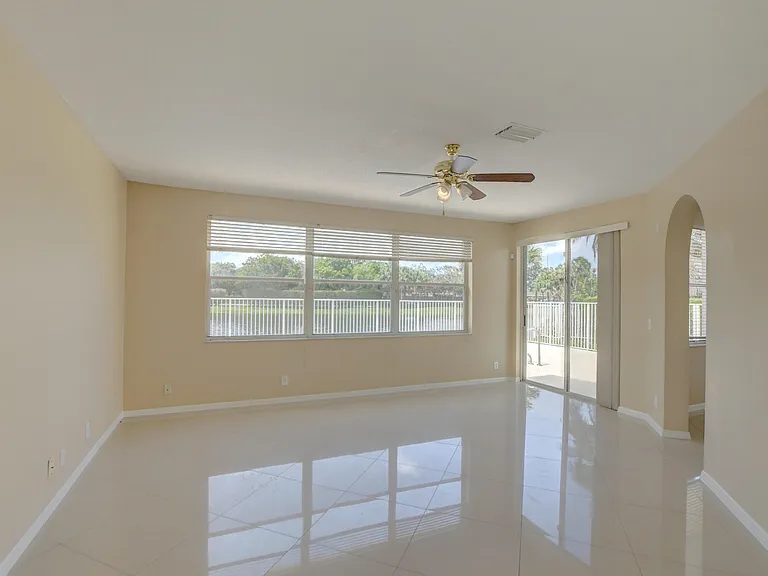 11073 Harbour Springs Cir — Photo 33