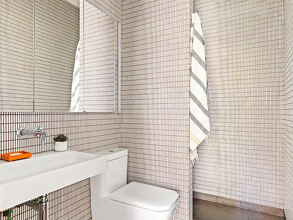 5th image of 317 W 103rd St APT 3F