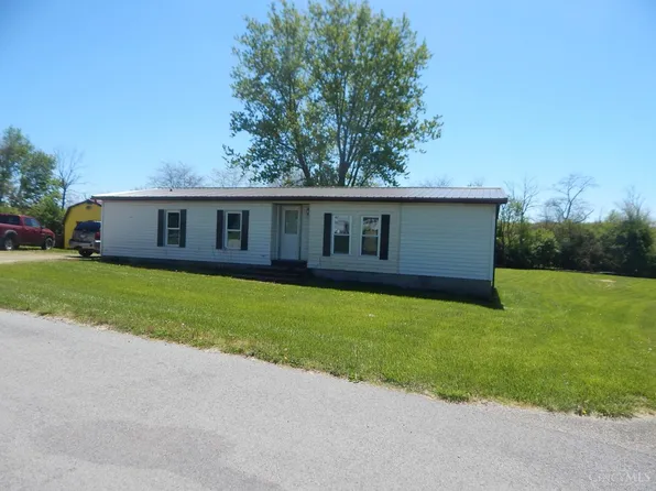 151 Linkhart Dr, New Vienna, OH 45159