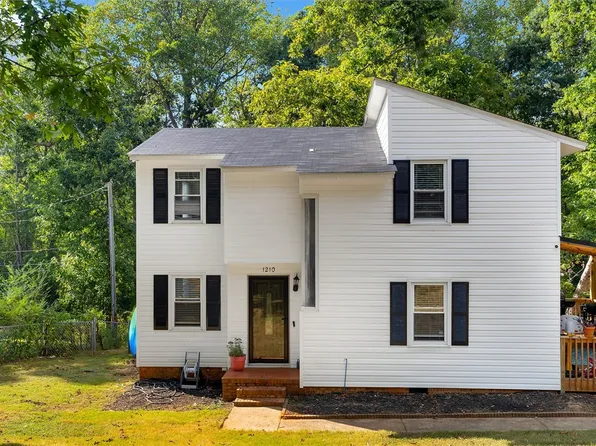1210 E Yellow Wood Dr, Simpsonville, SC 29680