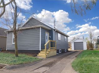 207 17th Ave, Naplate, IL 61350