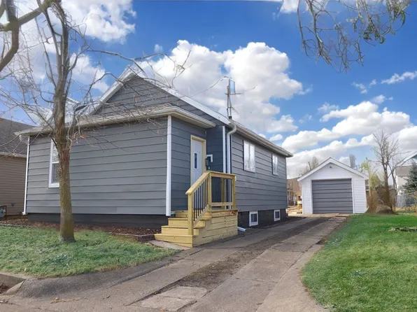 207 17th Ave, Naplate, IL 61350