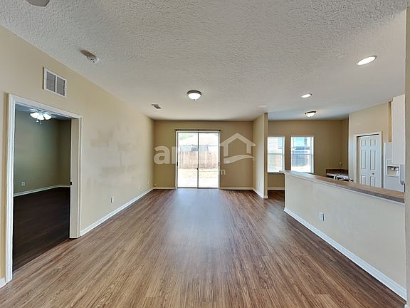 4th image of 13423 Silvercreek Dr