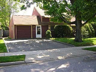 3rd image of 123 Blueberry Ln