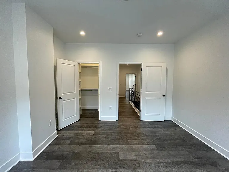 2733 Wharton St — Photo 4
