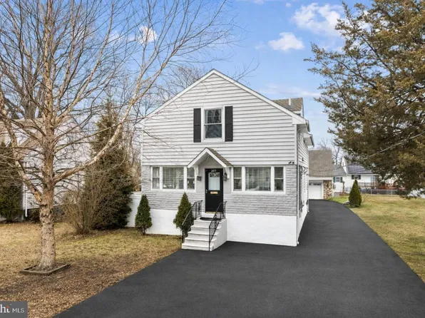 207 E Park Ave, Maple Shade, NJ 08052