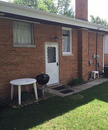 5th image of 920 S Euclid Ave
