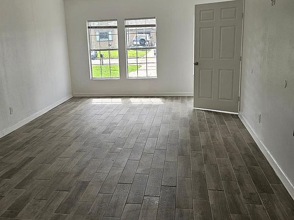 4th image of 12623 Chiswick Rd