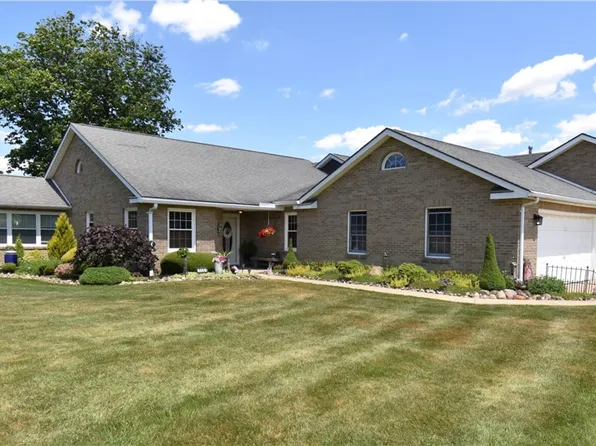 114 Clubhouse Cir, West Middlesex, PA 16159