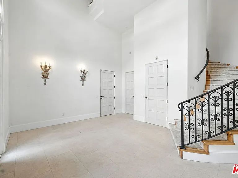 1675 N Woods Dr — Photo 10