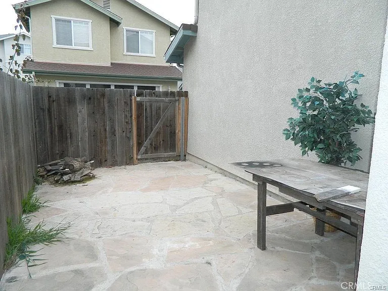 1093 Belridge St — Photo 19