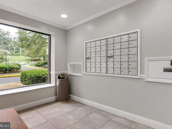 3rd image of 6143 Leesburg Pike APT 301