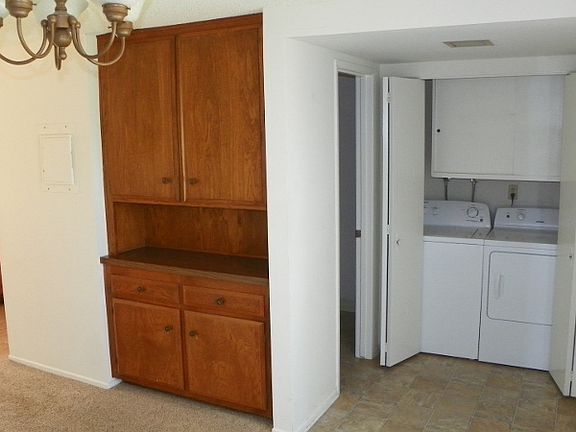 Entry den, W/C, 1/2 bath