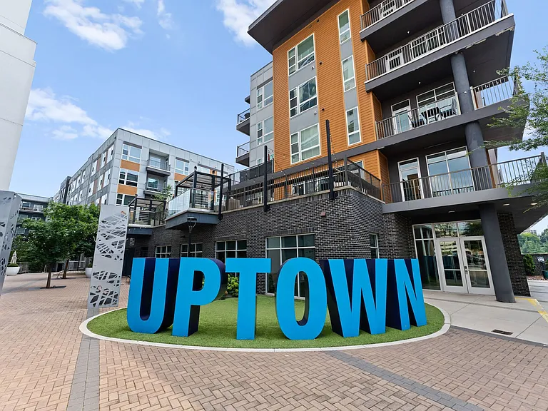 Uptown 550 — Photo 2