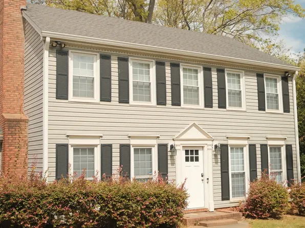 1040 Conestoga Dr, Charlotte, NC 28270