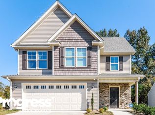 1225 Braemar Highland Dr, Zebulon, NC 27597