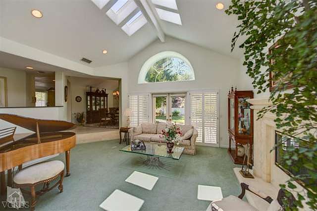 1st image of 449 Twin Oaks Ct