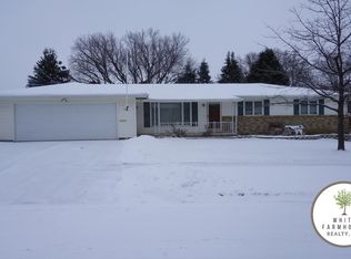 618 Fairacres Rd, Wayne, NE 68787