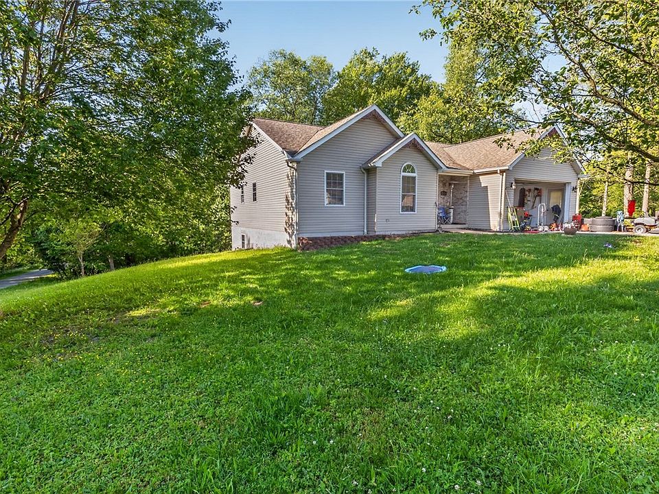 1st image of 110 Chrie Ln