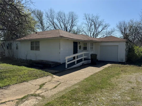 1007 Lincoln St, Healdton, OK 73438