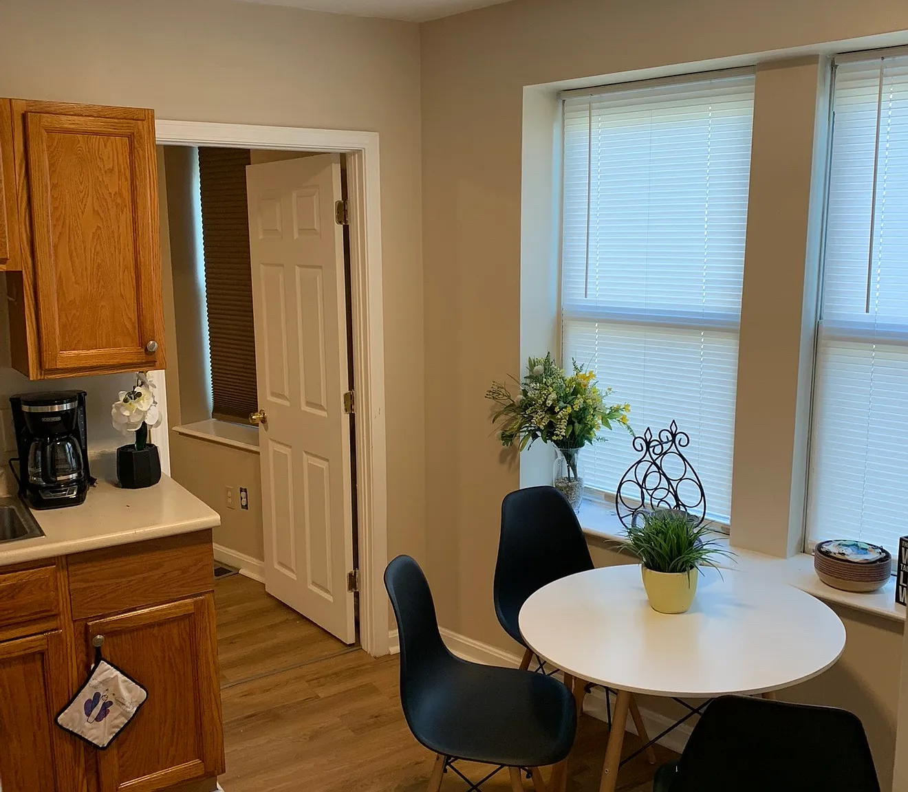 3 bed, $950 — Photo 1