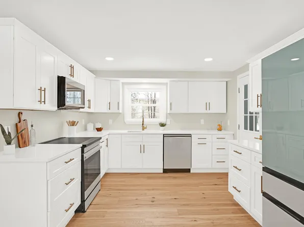 7 Winterbrook Drive, York, ME 03909