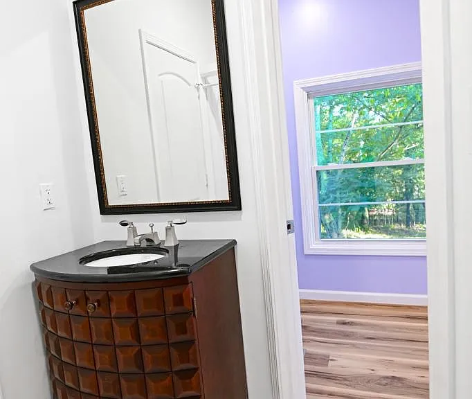 210 Forest Dr — Photo 3