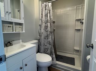 2 North Rd, Waterford, CT 06385