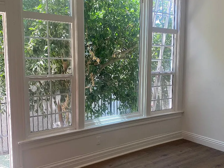 437 Coronado Ter #1/2 — Photo 16