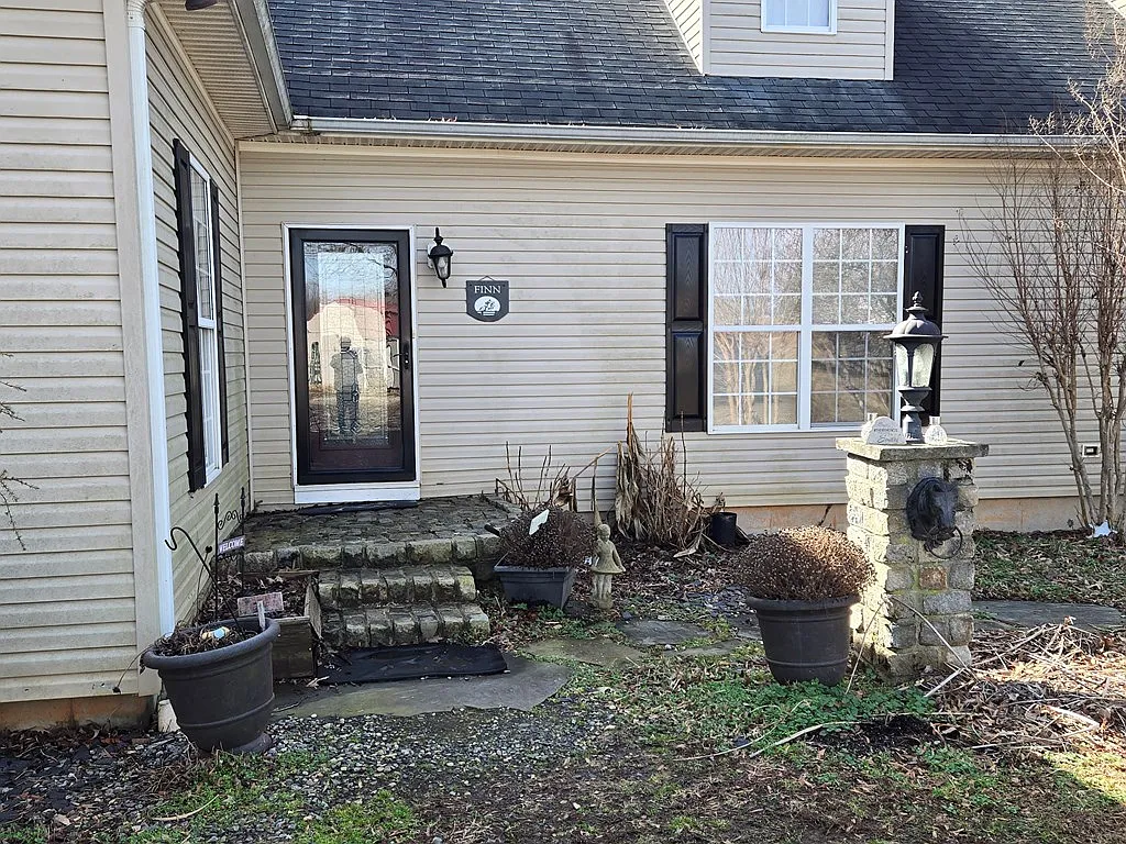 4 bed, 2.5 bath, $2,500 — Photo 4
