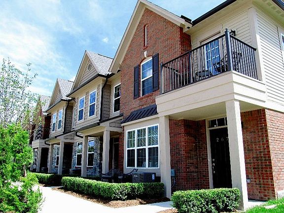 Luxury townhomes, Lake Orion, Michigan, Apartments