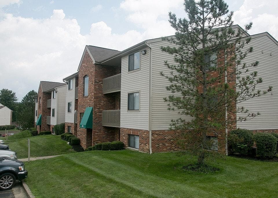 1st image of 700 Holly Hill Dr