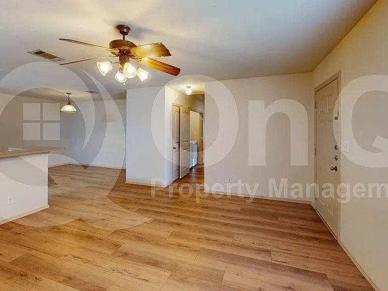 2335 N Elm St #1 — Photo 10