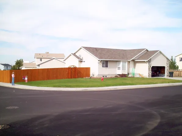 6122 W Settlers Point Dr, West Valley, UT 84128