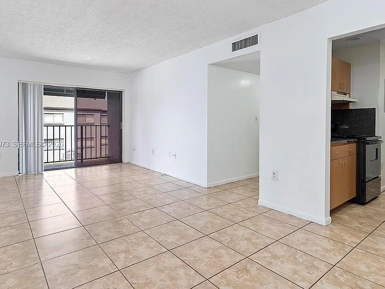 7403 SW 152nd Ave #204-2 — Photo 10