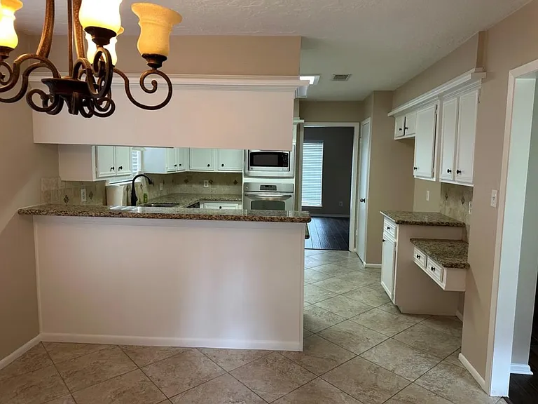 17406 Spicewood Springs Ln #17406 — Photo 25
