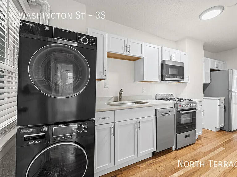 3706 Washington St #3S — Photo 2