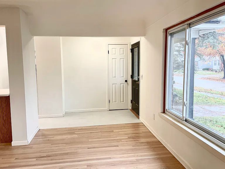 1197 West Blvd — Photo 2
