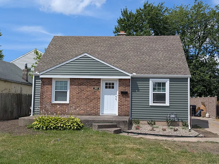 362 Highland Ave — Photo 1